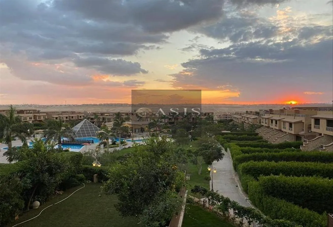 Sale in Pyramids Walk: توين هاوس للبيع فيلا ف بيراميدز ووك
