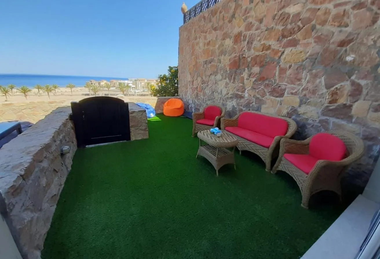 البيع في ازورا ريزورت: Chalet for sale in Azzura Furnished With Sea View 