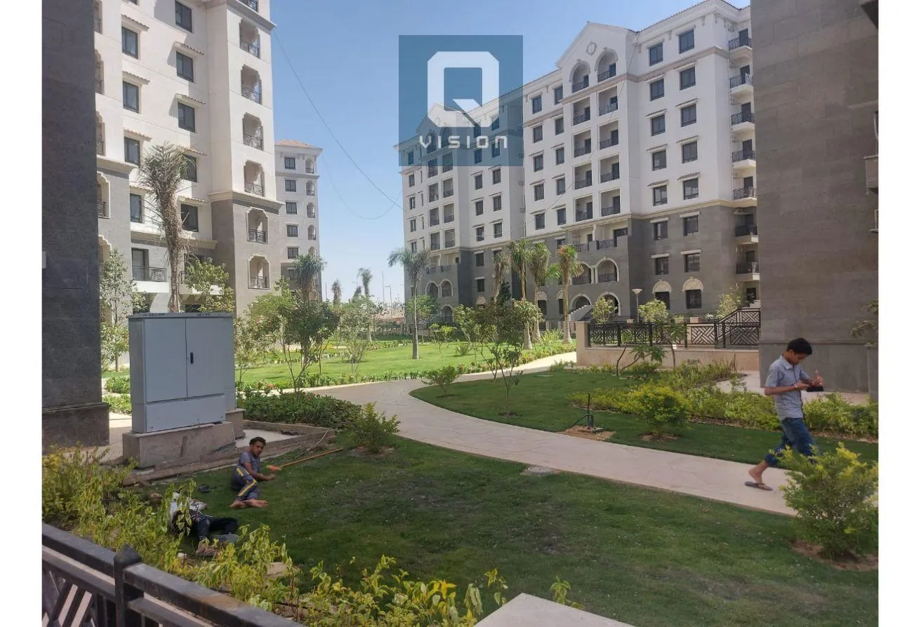 Sale in Celia: A finished clinic with a down payment of 400,000