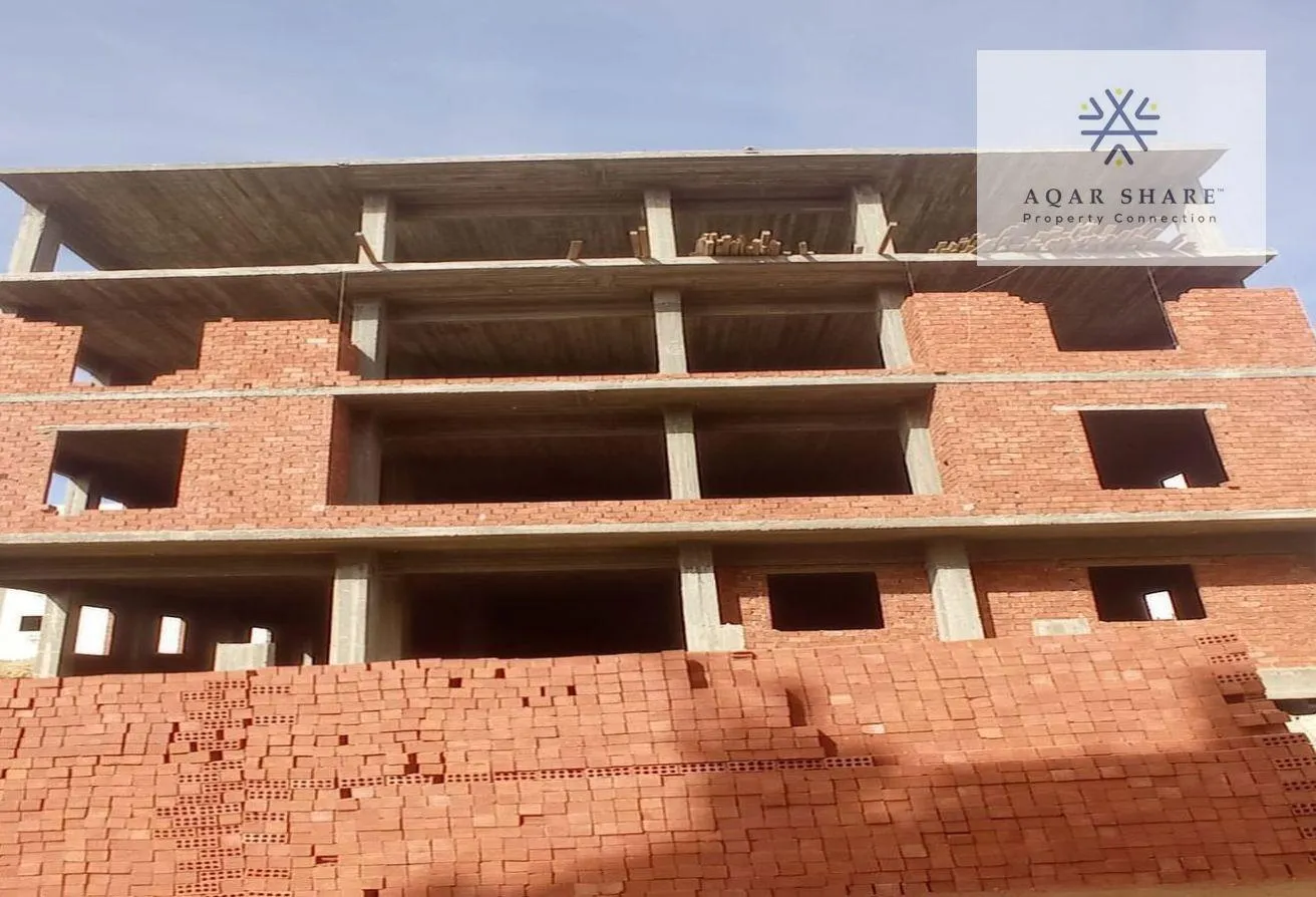Sale in Talaat Harb Axis: للبيع في النرجس الجديده حرف k   موقع ممتاز