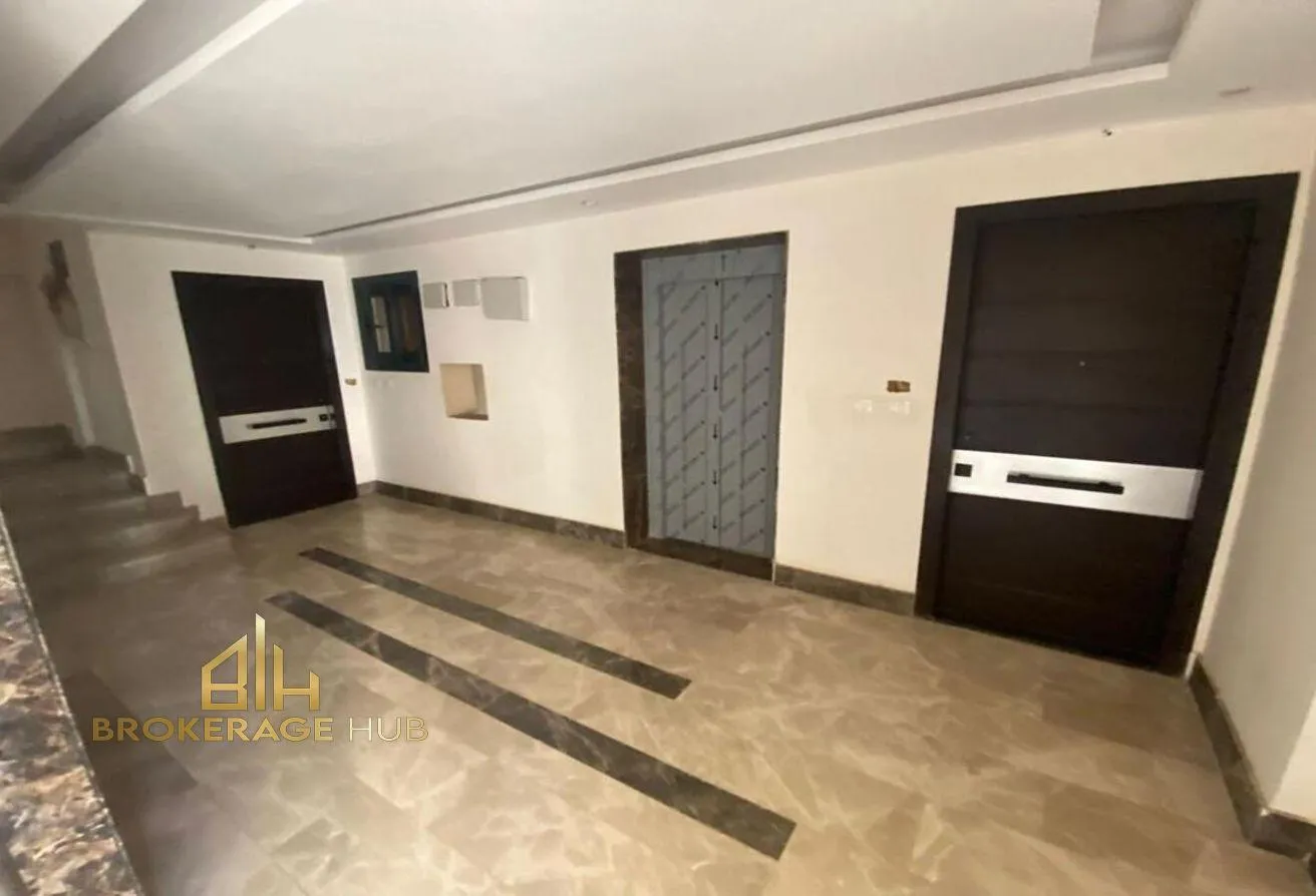 Sale in Azad: Penthouse 140m for sale in Azad compound