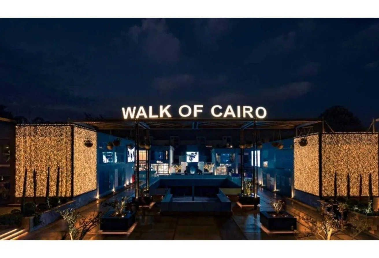 البيع في سوديك ويست: مكتب بمدخل خاص للبيع بمول walk of Cairo الصحراوي 
