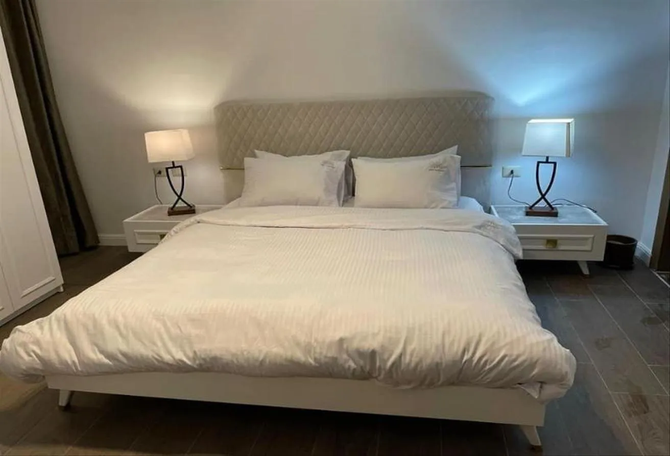 Sale in Garnet: Fully finished 160 sqm apartment with 40% discount