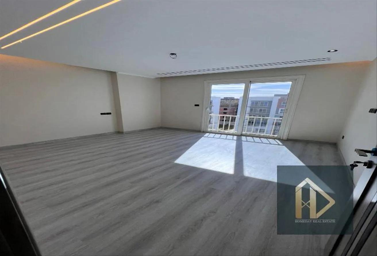 Sale in Amorada: Penthouse for sale in Amourad, immediate delivery,