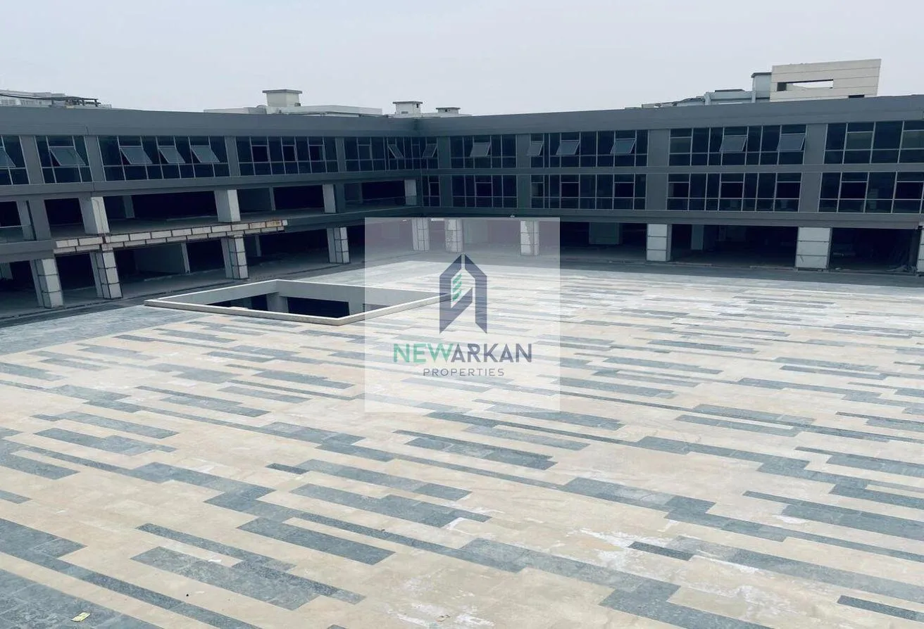 Sale in Piazza 59 Mall: Administrative headquarters 100 sqm, instalments