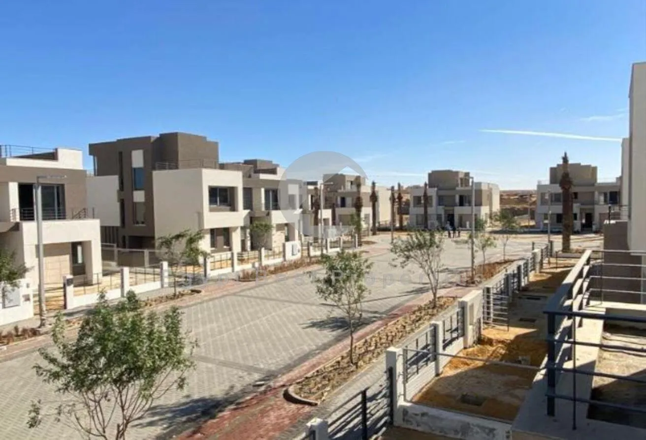 Sale in Mivida: OVER 10 YEARS INSTALLMENTS ! FINISHED PENTHOUSE .