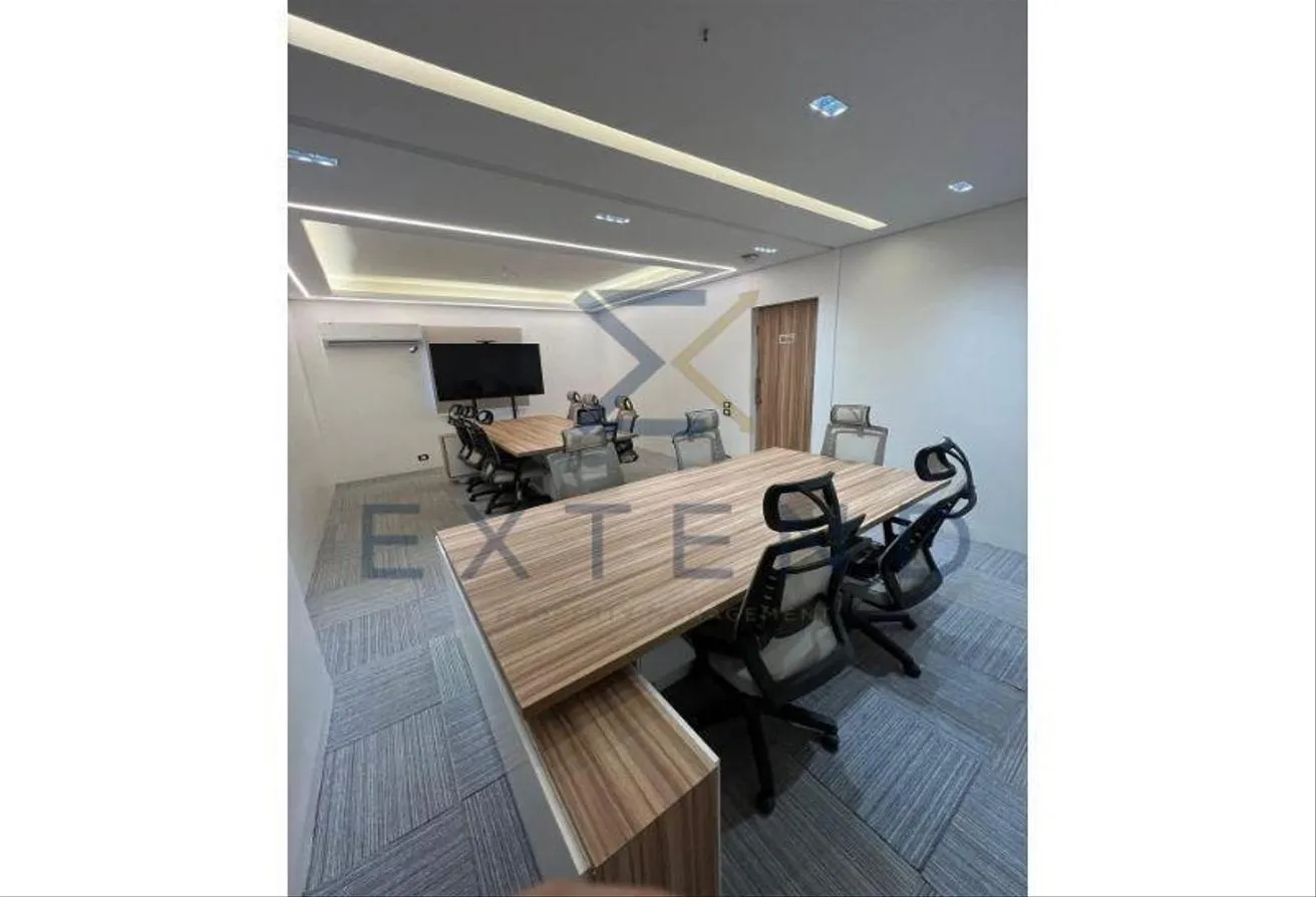Rent in Central Axis: مكتب 340م للإيجار على المحور المركزي