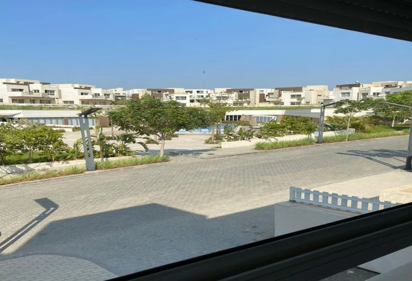 البيع في سولايا: تاون هاوس مميز في كومبواند سوليا 