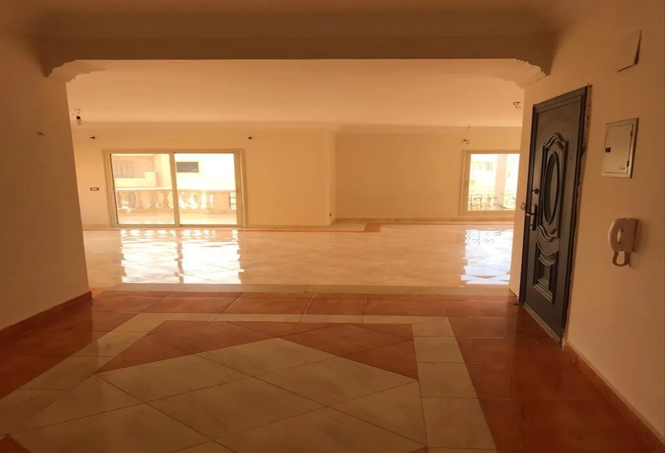 Rent in Touristic Zone 6: للايجار اداري ب السياحيه السادسه