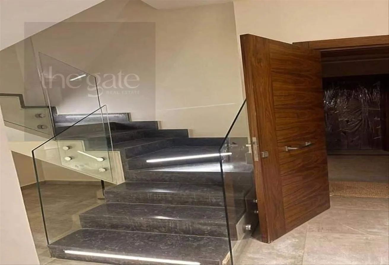 البيع في ازار: فيلا خمس غرف نوم للبيع في بوتيك ليك فيو 