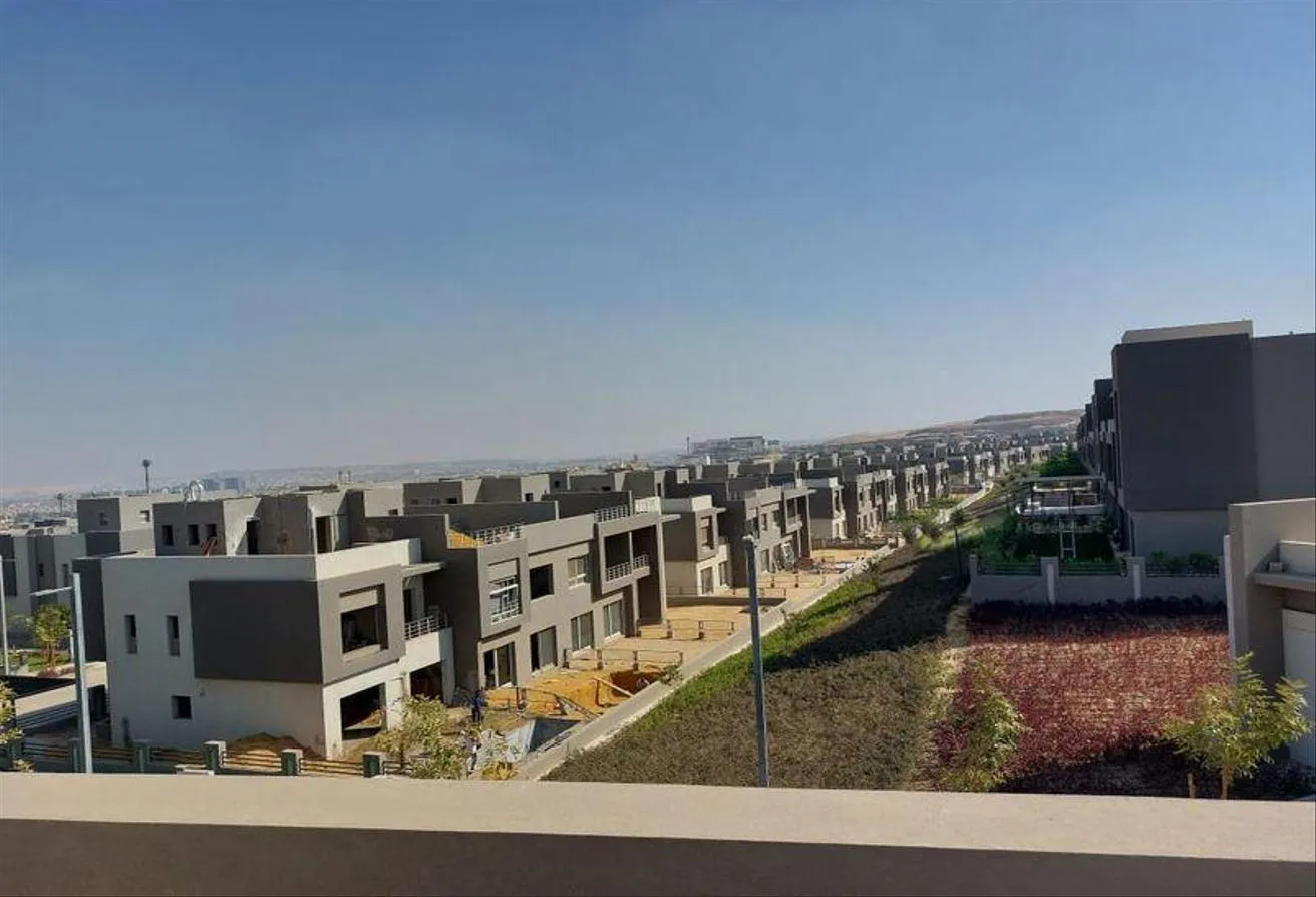 Sale in Etapa: Townhouse Corner RTM Panorama Landscape view
