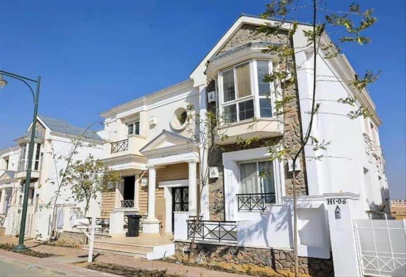 Sale in Mountain View October Park: Premium Townhouse corner beside New Giza