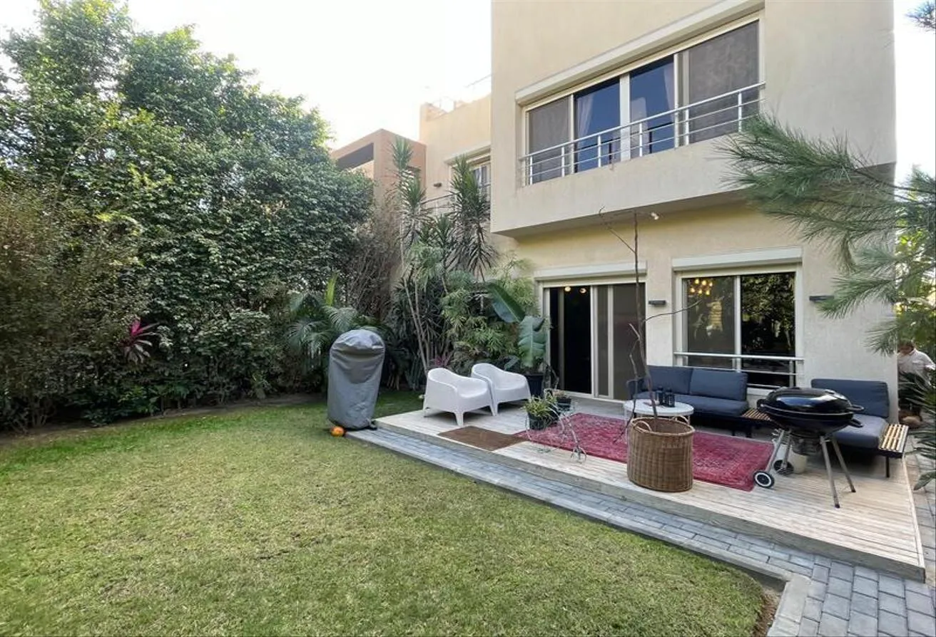 Sale in Grand Heights: Corner townhouse villa for sale in Grand Heights