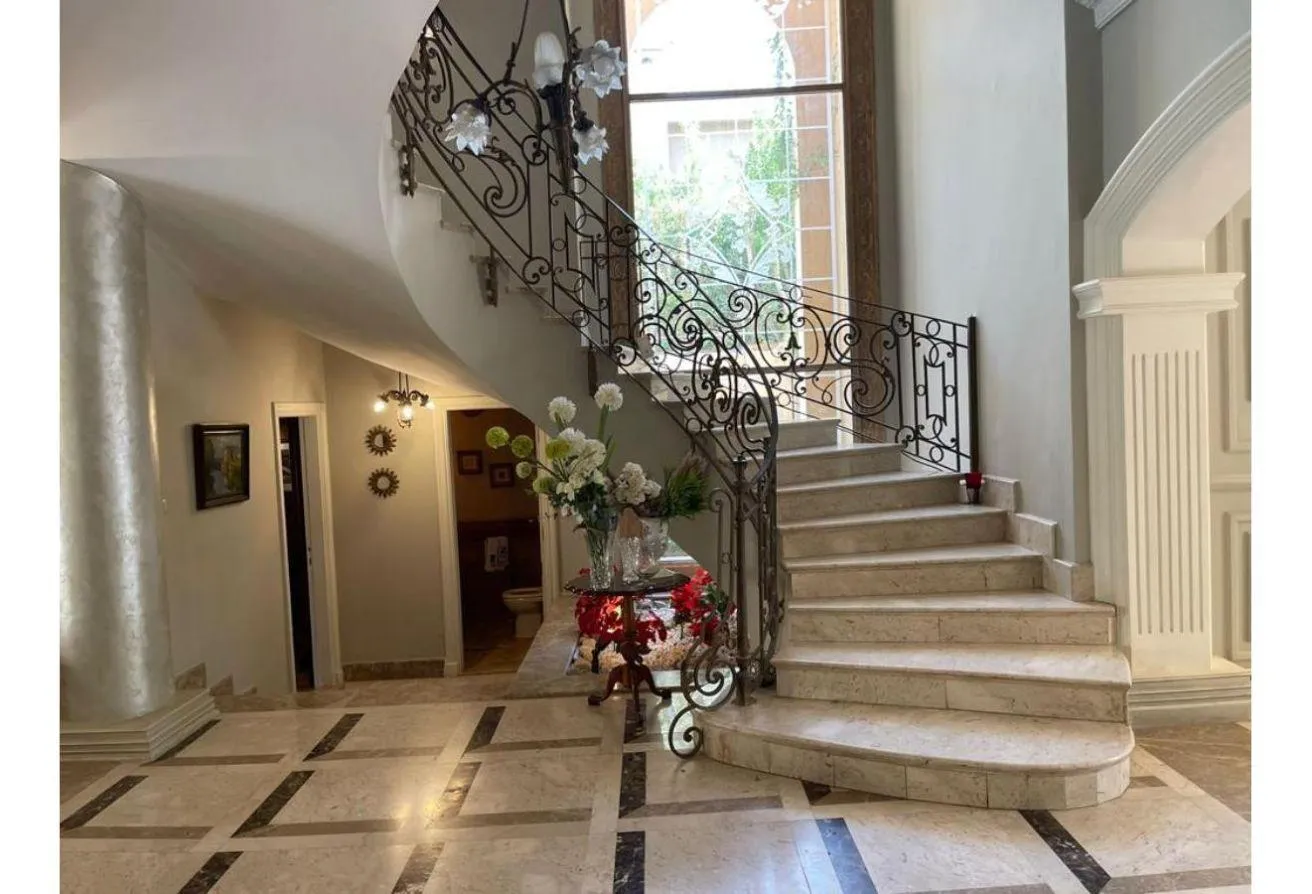 Gallery Image 13