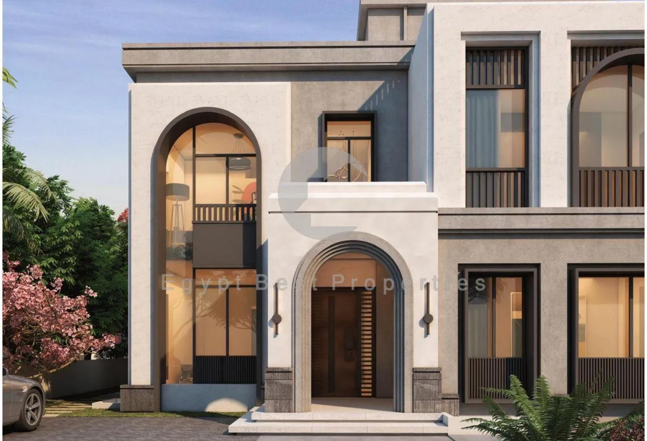 Sale in Ever New Cairo: own your villa in front of Hyde park 450 sqm