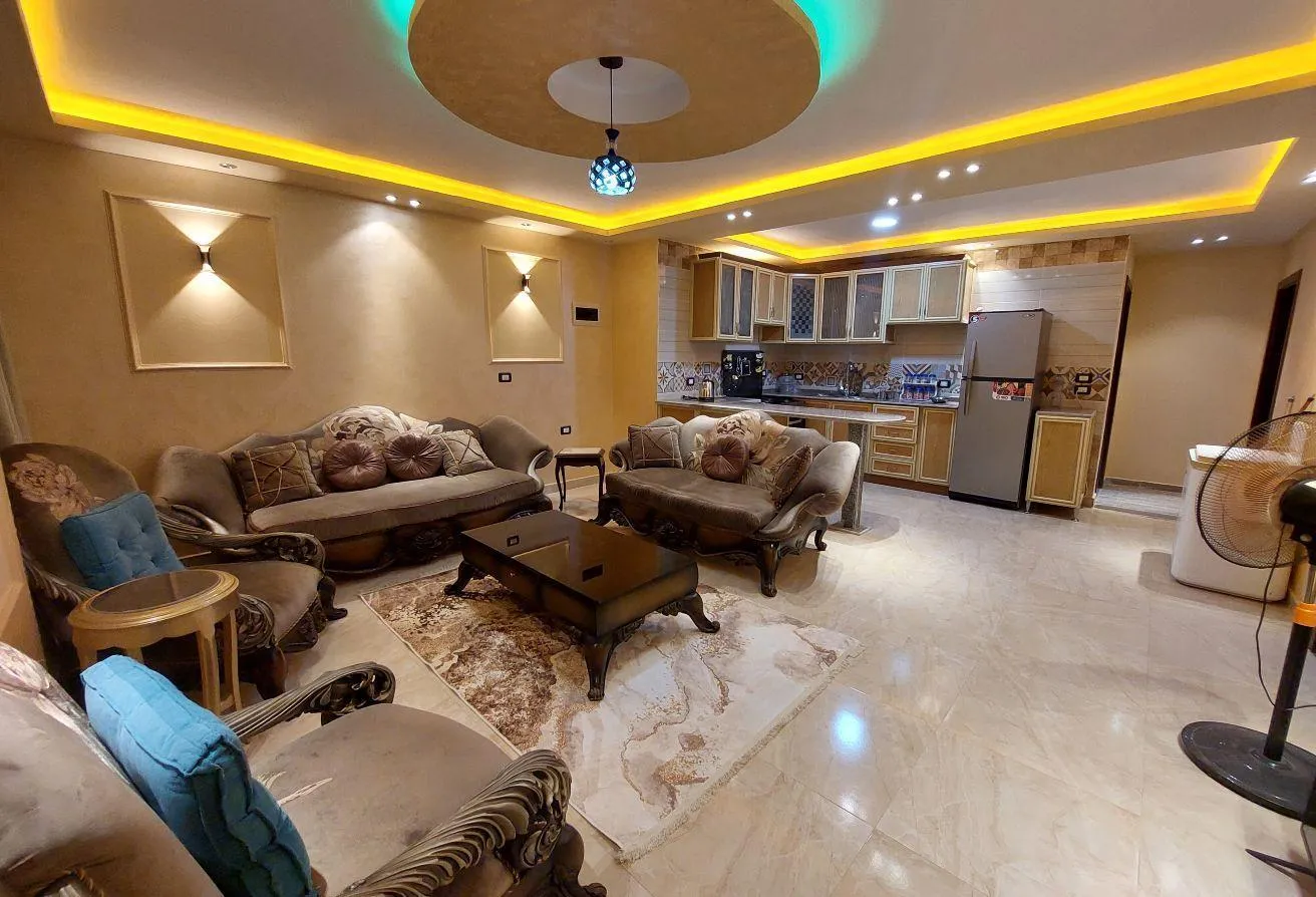 Rent in 6 October City: شقة مفروشة للايجار أرضى بحديقة و مدخل خاص