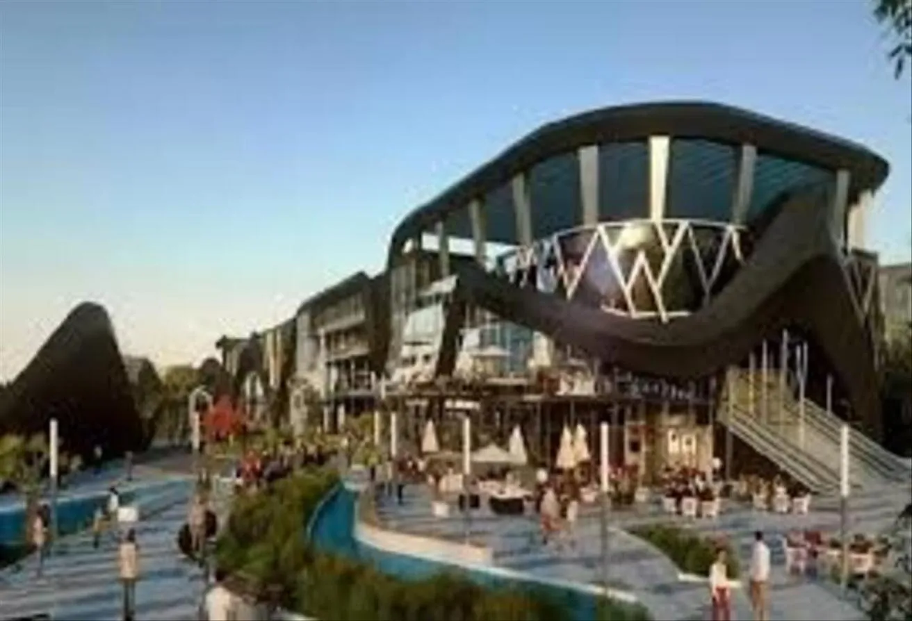 Sale in 3 Sides Mall: Car showroom, delivery in months, finished with AC