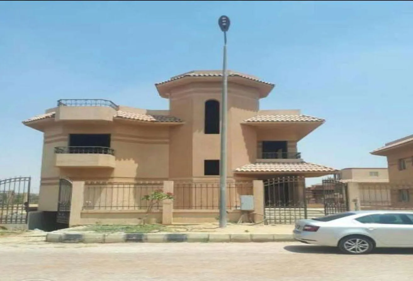 Sale in Al Sadat Axis: Villa for sale in El Talaa Compound 5th settlement