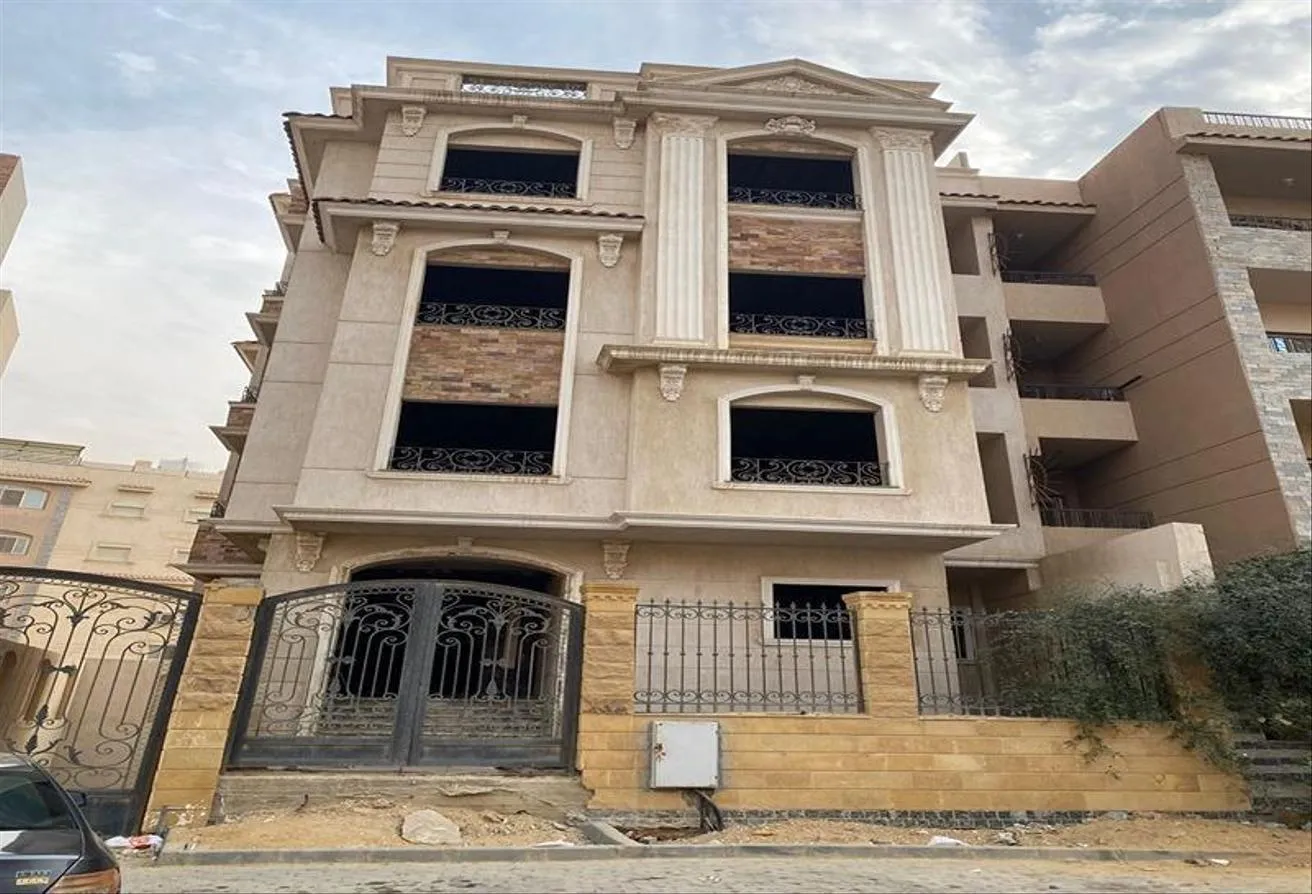 البيع في محور محمد نجيب: فرصة استثماريةعمارة للبيع بجاردنيا هايتس بالعدادات 
