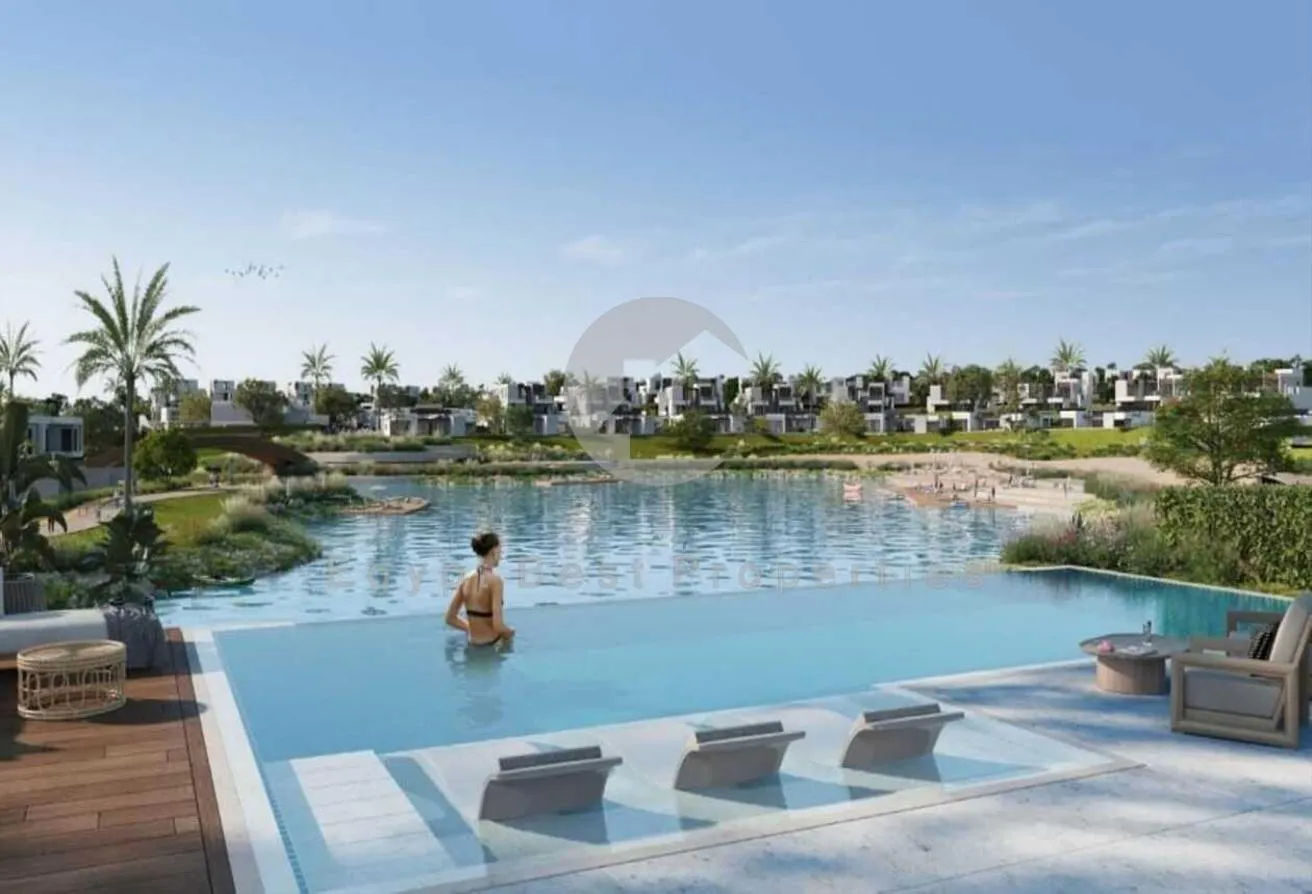Sale in Solana East: VILLA FINISHED FOR SALE IN SOLANA ON LAGOON OVER7Y