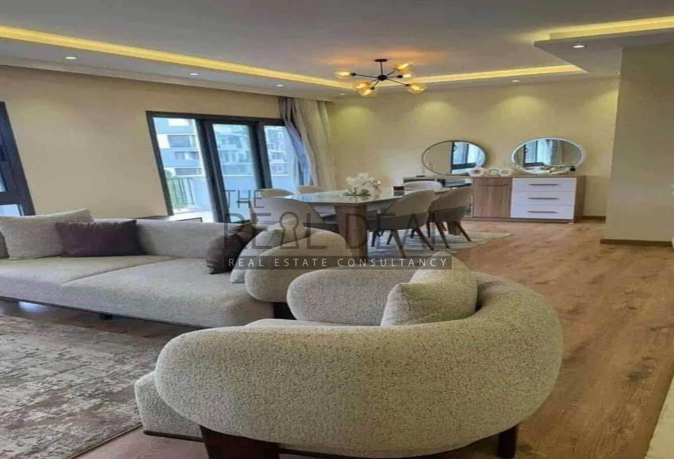 Sale in IL Bosco: Townhouse for sale in the capital with installment