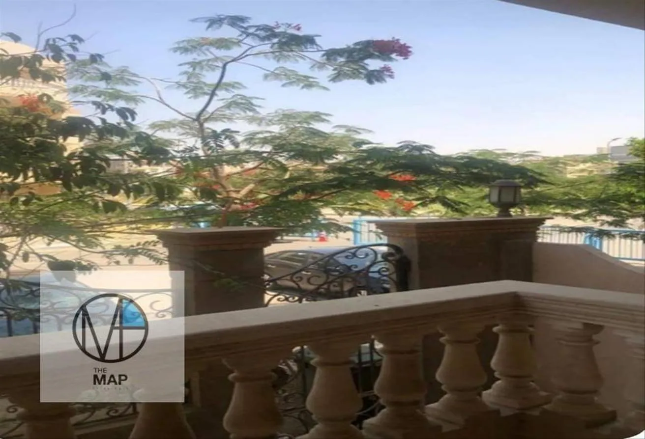 البيع في محور العروبة: دوبلكس بمدخل خاص  اربع غرف في جنوب الاكاديميه 