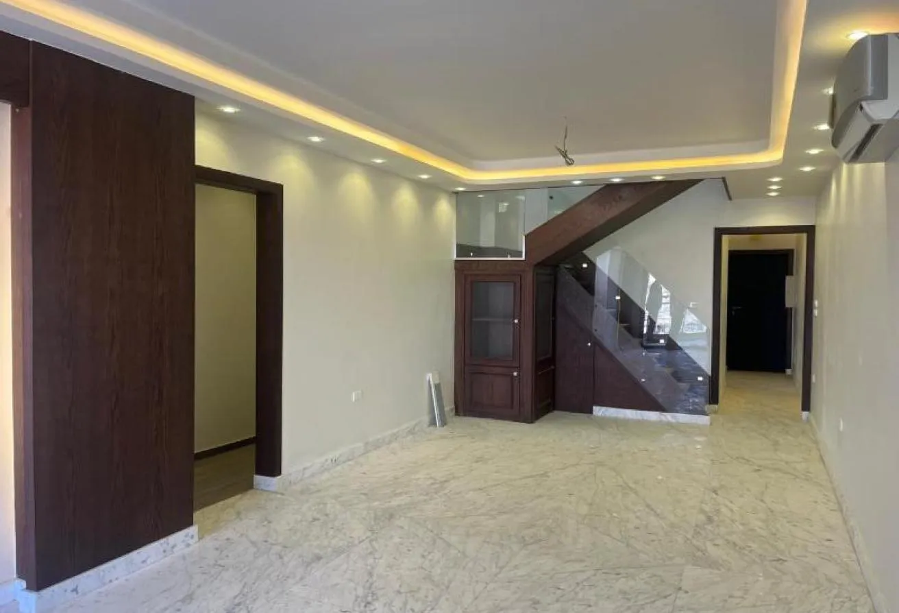Rent in Midtown: Penthouse for rent in Midtown with appliances