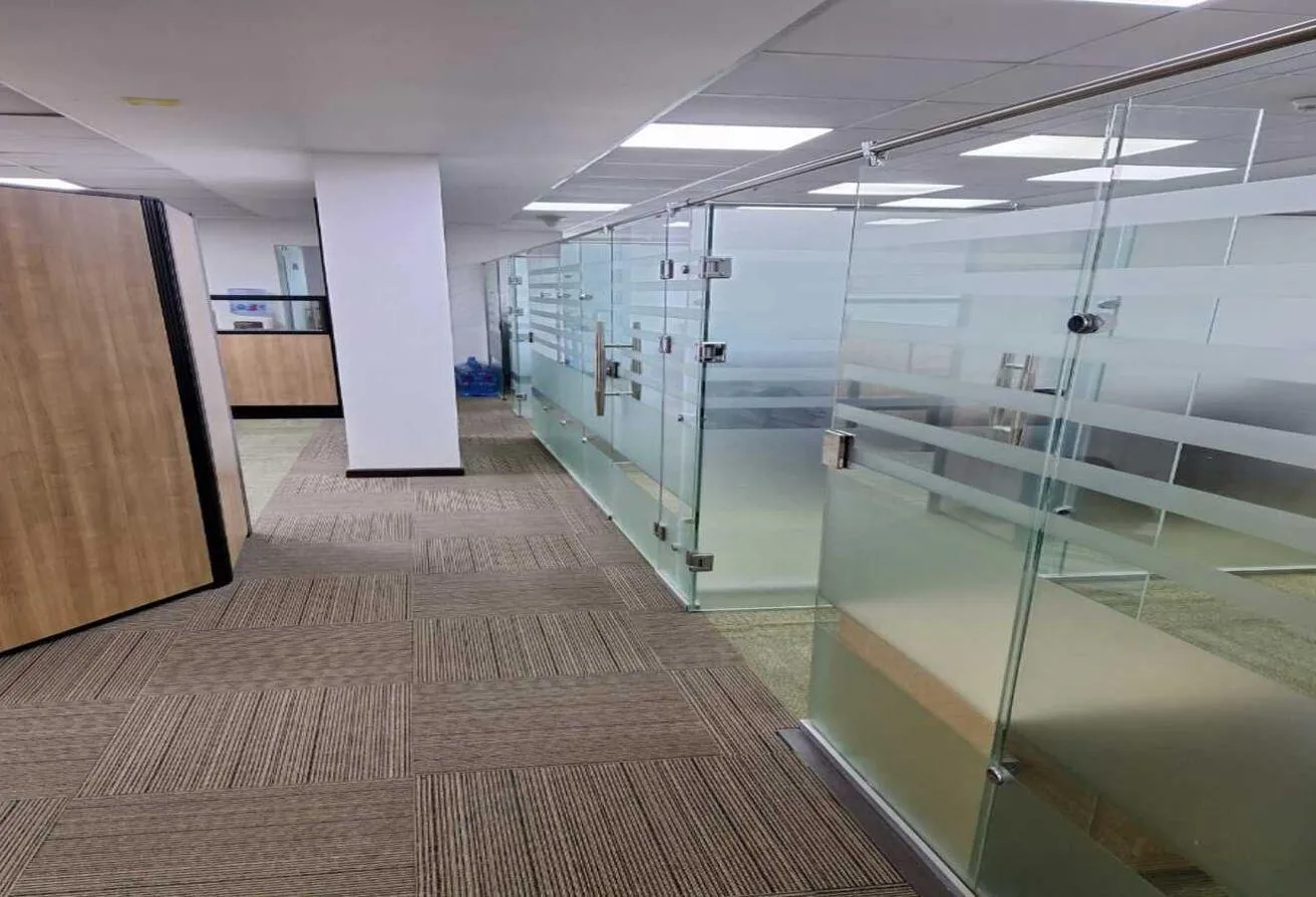 Rent in Downtown: Fully finished office &amp;air conditioning - 