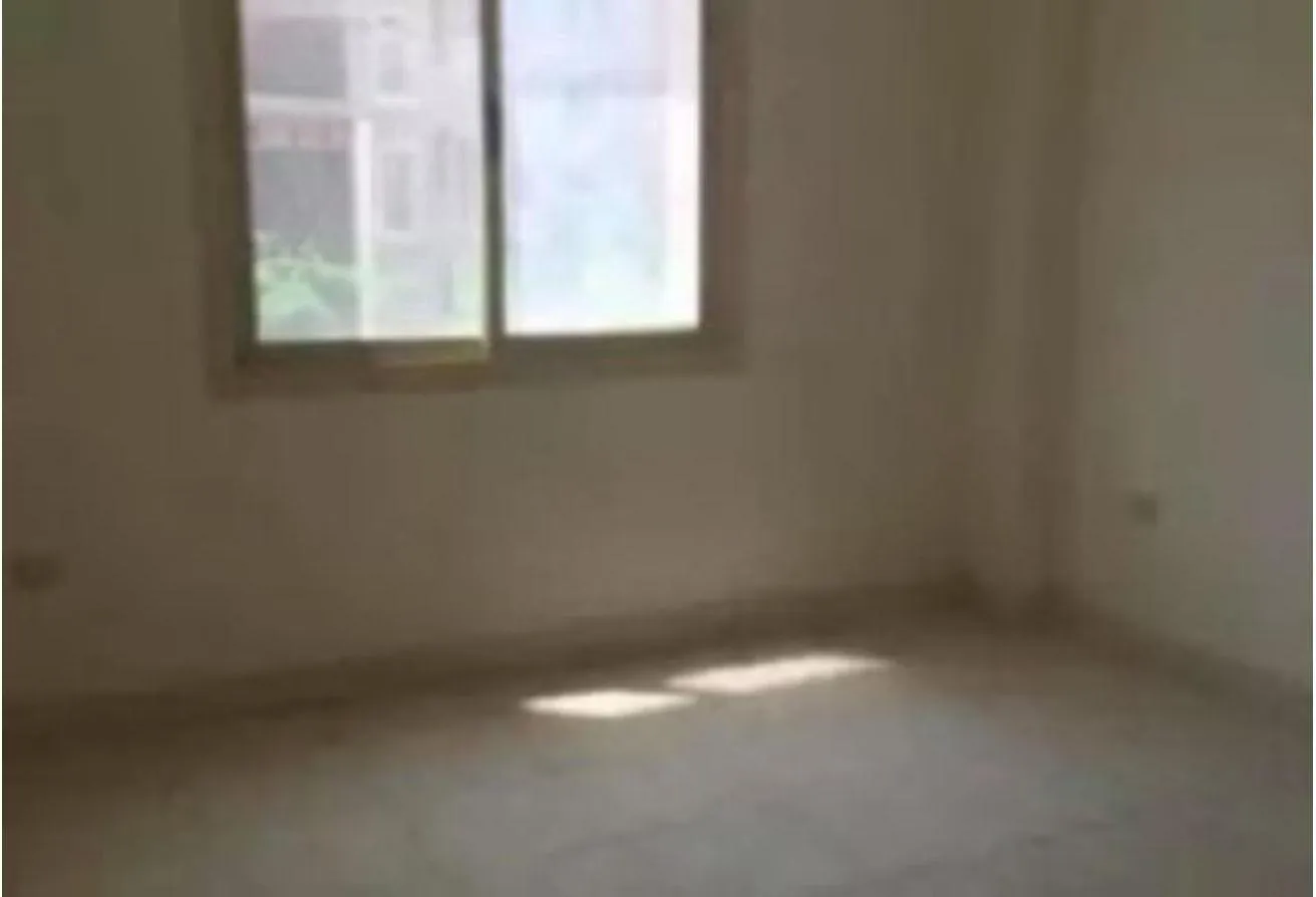 Rent in Italian Square: شقة غير مفروشة للإيجار في الحي الإيطالي