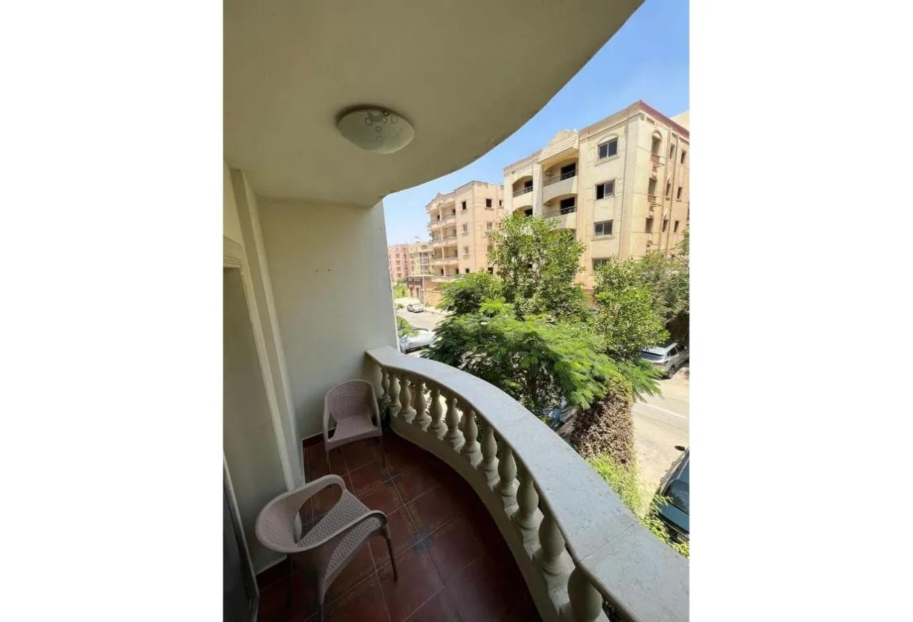 Sale in El Banafseg Services Area: وحدة فاخرة للبيع  بالتجمع منطقة البنفسج