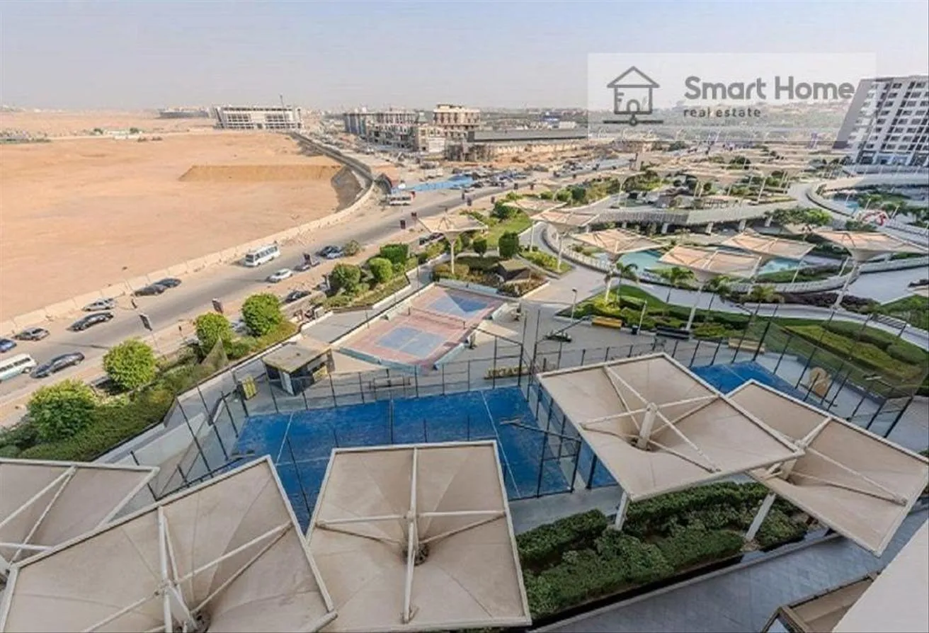 البيع في بورتو نيو كايرو: محلك امام الجامعة الامريكية بمقدم 10% 
