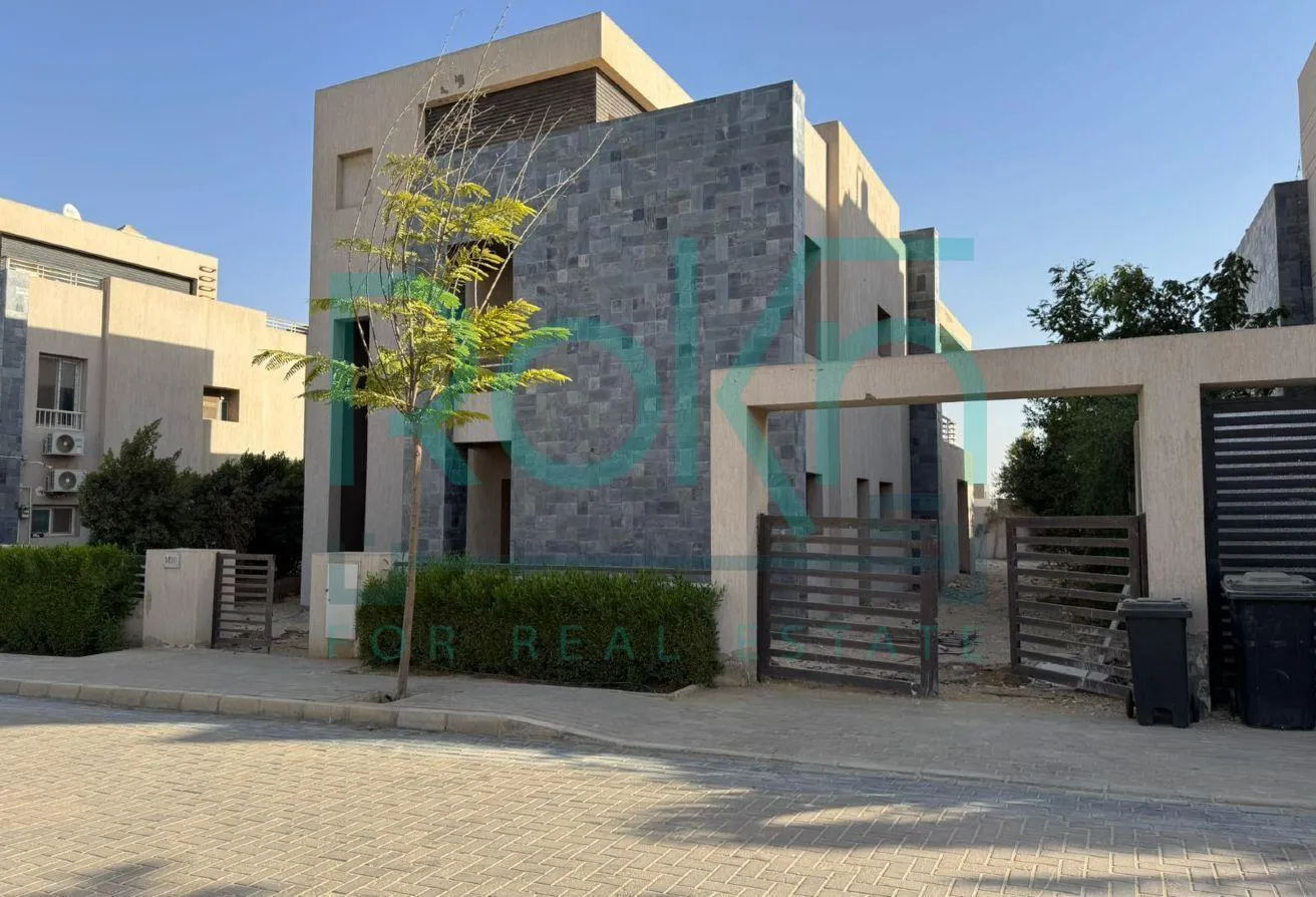 Rent in Al Karma 4: Shop for rent, semi-finished, in Al Karma Mall 4