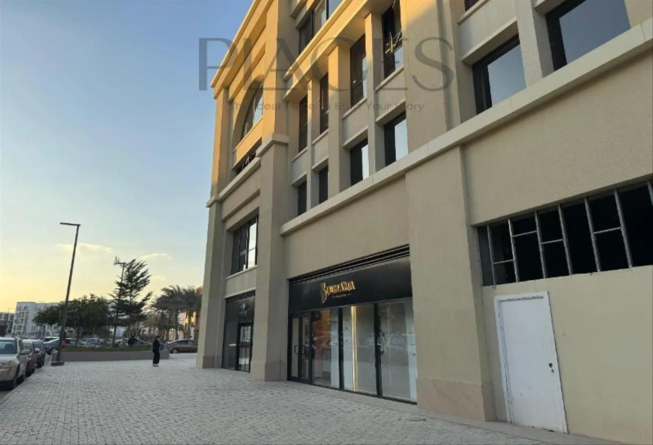 Rent in V90: space of 2400 square meters for major New Cairo