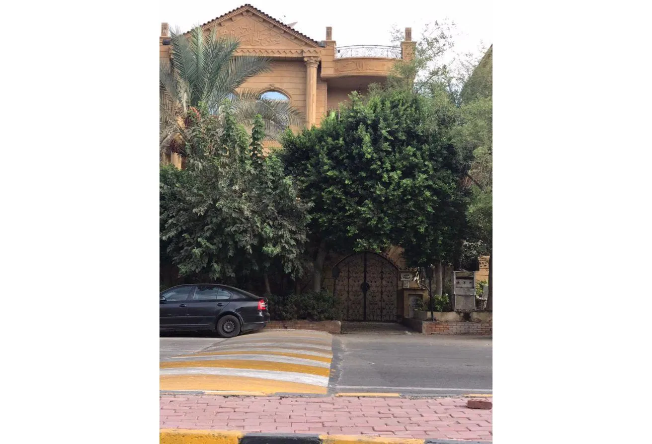 Sale in Fatma Al Sharbatly Mosque: فرصة العمر: فيلا فاخرة في قلب التجمع الخامس جاهزه