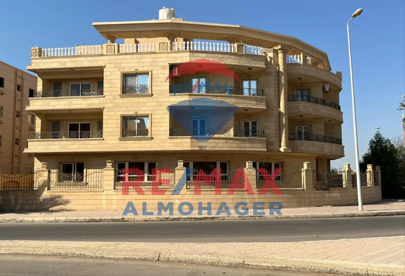 Sale in 8th District: For Sale Luxury Finished Building -Prime Location