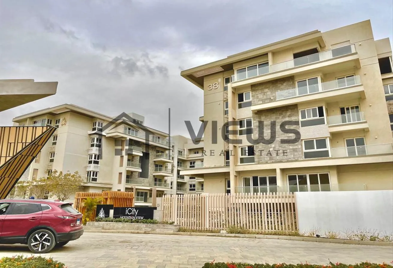 Sale in Mountain View iCity: Townhouse + private pool 5% DP installment 10year