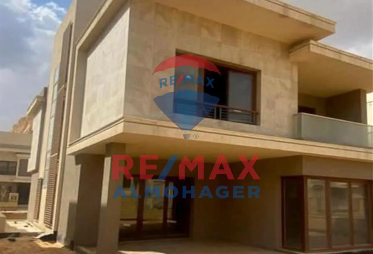Sale in Pyramids Heights: Fully finished penthouse for sale ready to move