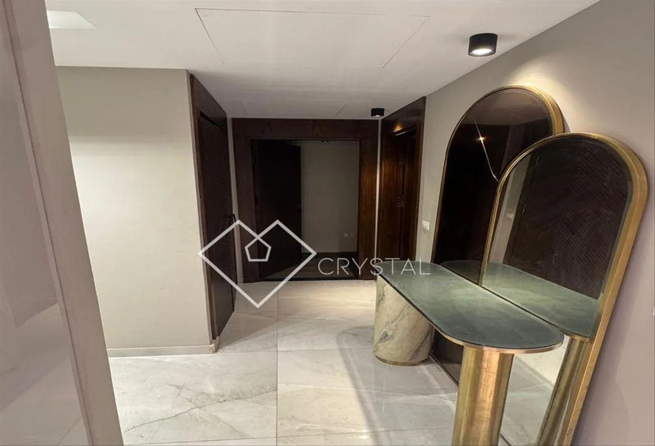 للايجار في لايك فيو ريزيدنس: 189متر بدون تشطيب فى Lakeview Plaza على بن زايد 