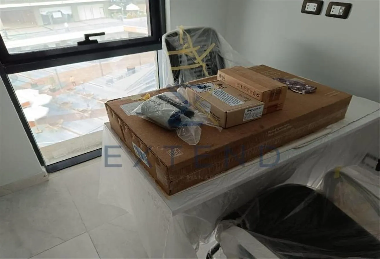 Rent in Central Axis: مكتب للإيجار  80م مفروش مباشرة على المحور المركزي