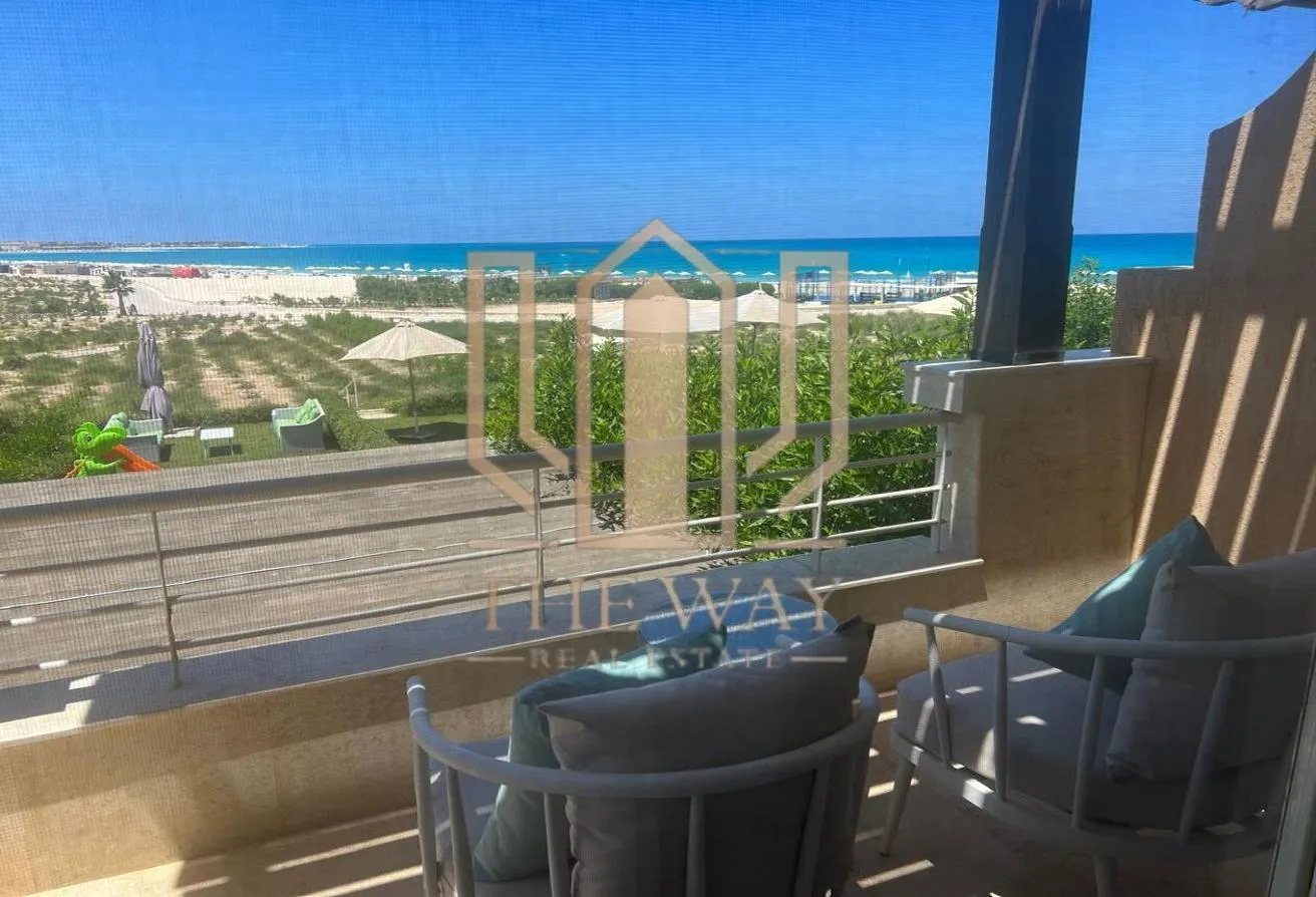 Sale in Telal Alamein: LARGE VILLA FIRST ROW FROM THE SEA FULLY FINISHED.