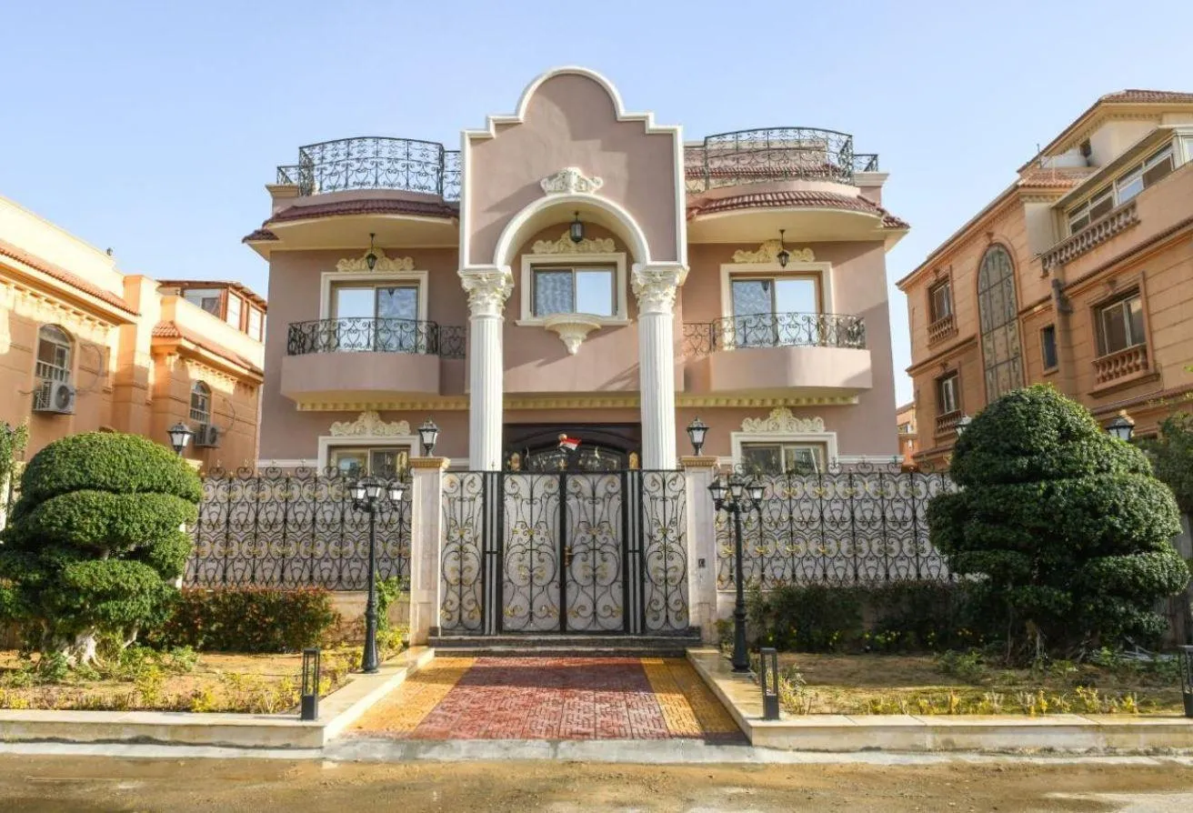 Rent in Yasmine compound: فيلا فاخرة للإيجار مفروشةالشيخ زايدكمبوند الياسمين