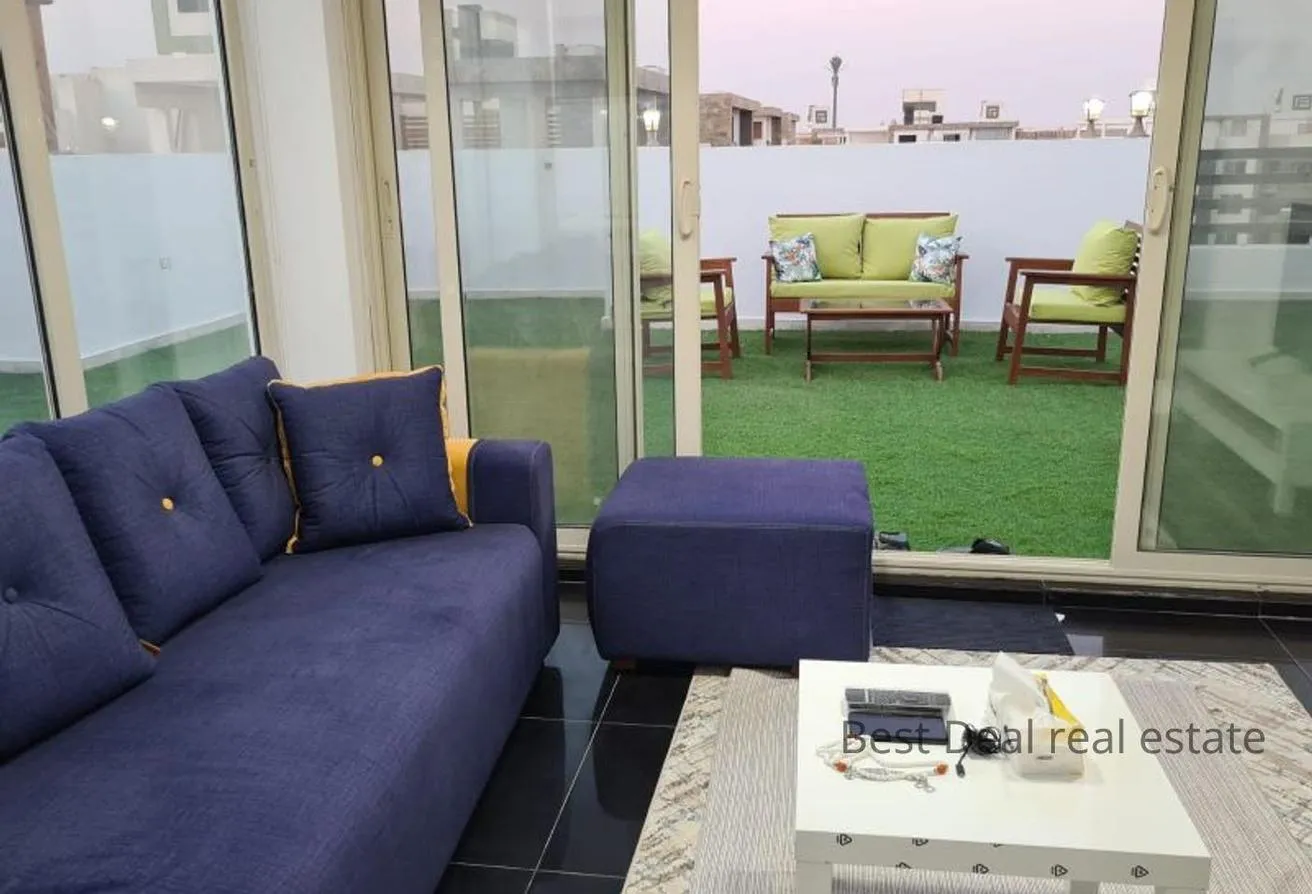 Sale in Kenz: عيادة متشطبة65 متر بمول Kaya Plaza بالطريق السياحي