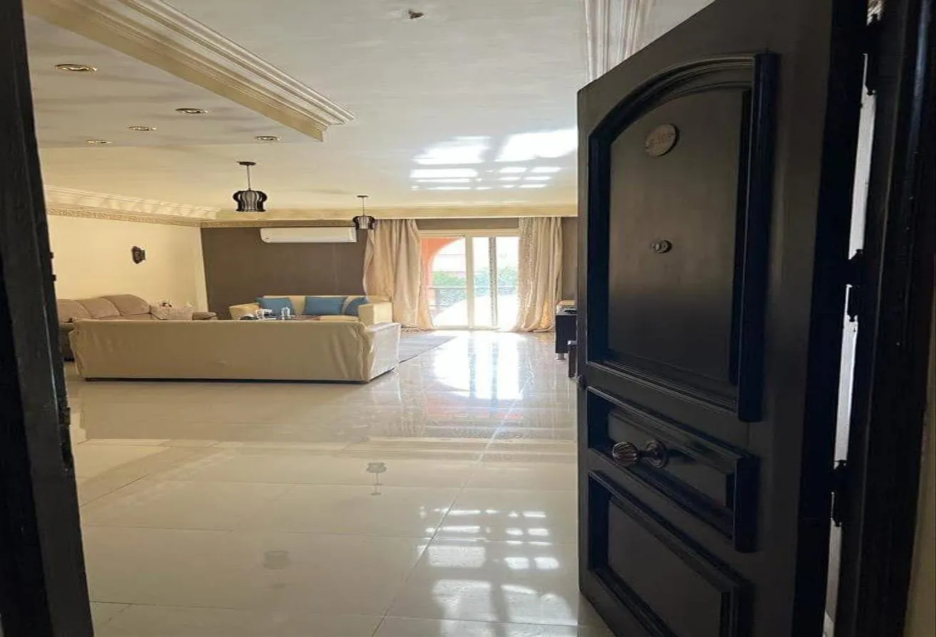 Rent in Green 3: كمبوند جرين 3 امام امريكانا بلازا على المحور مباشر