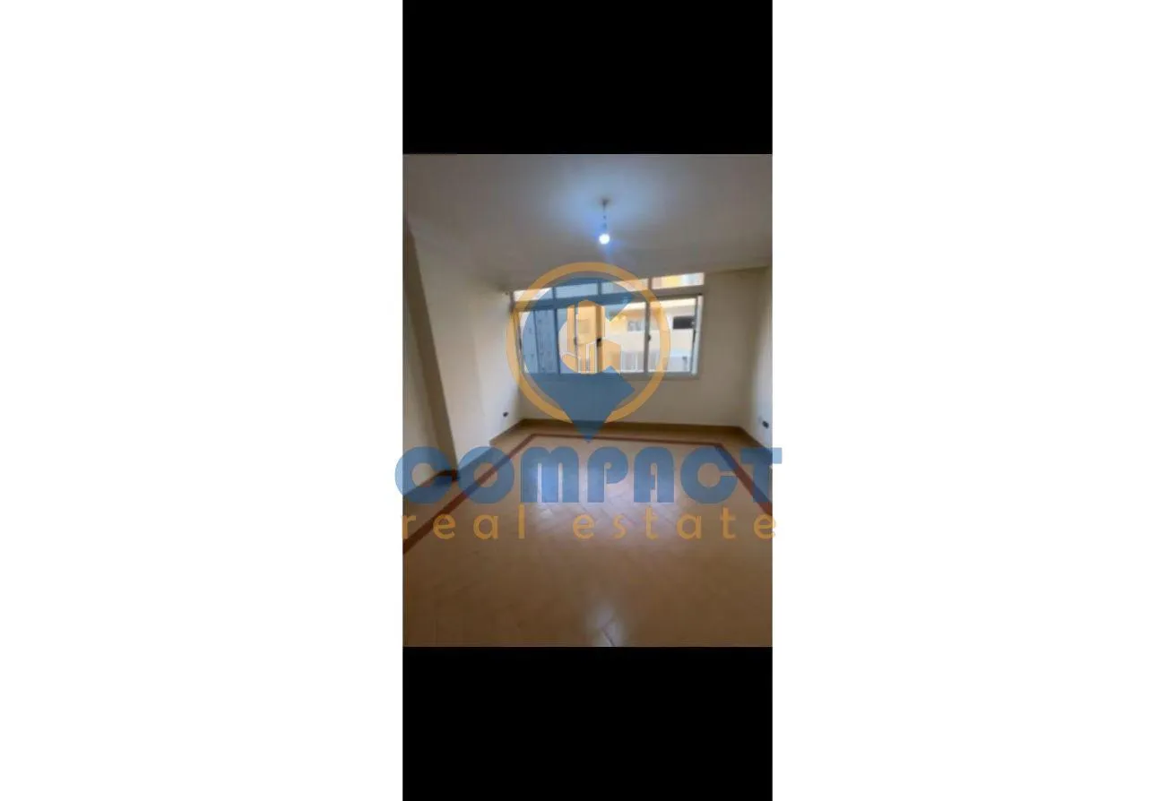 Sale in Al Mostathmir El Saghir: Fourth floor with elevator, super deluxe finishing