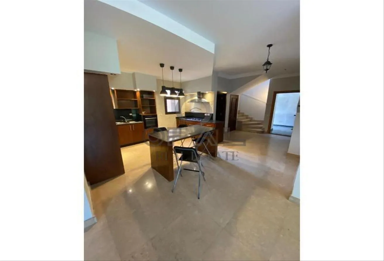 Rent in Six West: Casa duplex 3 rooms + 3 bathrooms (kitchen + air c
