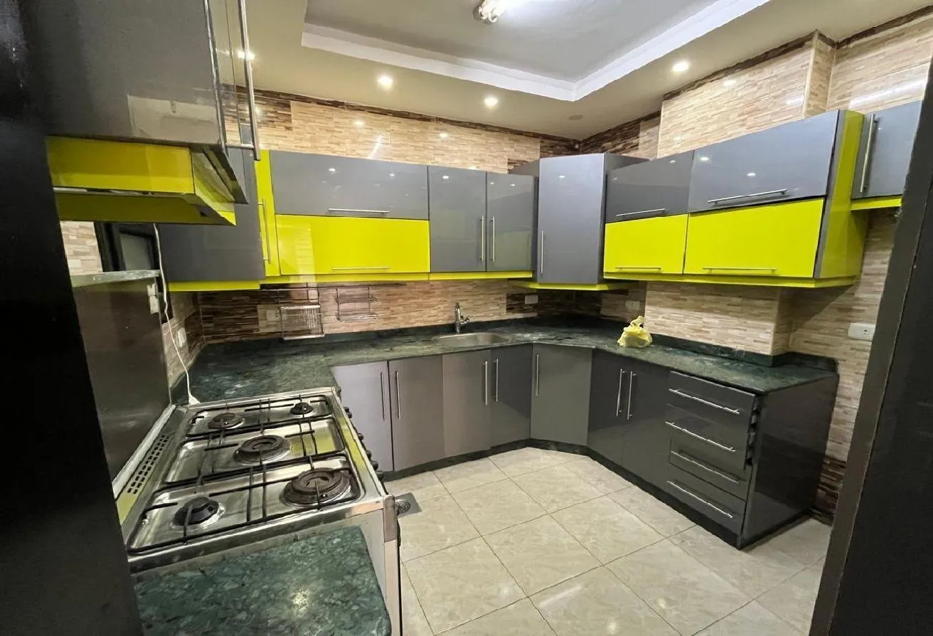 Rent in Midtown: Shop for rent in Midtown Mall next to AUC !