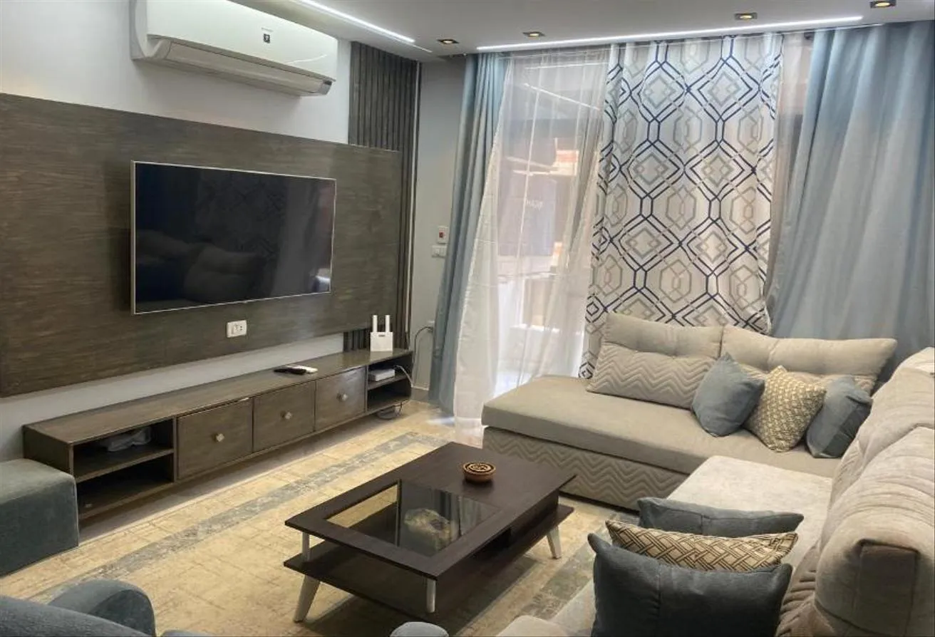 Rent in Katameya Gate: شقة مفروشة مكيفة بالكامل قطامية جبت غرفة نوم واحدة