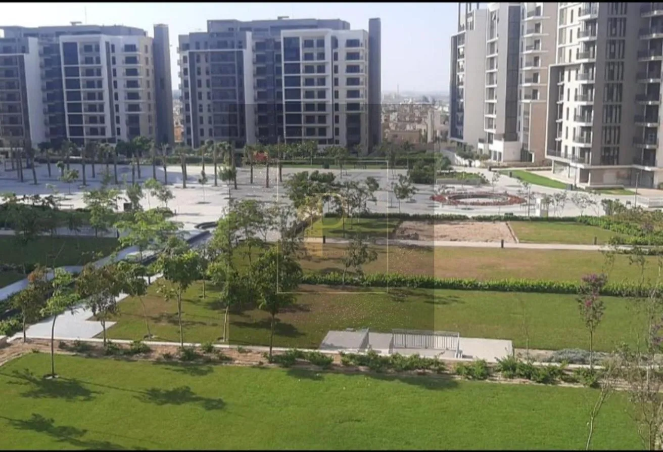 Sale in Moon Residences: Finished penthouse in Fifth Square, 6y installment