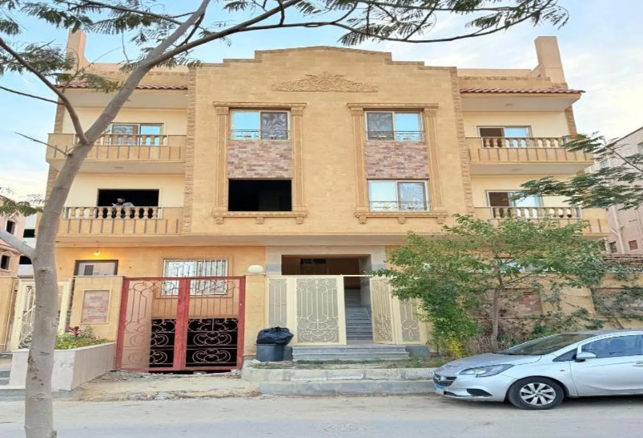 Sale in Touristic 1: شقة 180 بالسياحية الشمالية فيو لاند سكيب سعر ممتاز