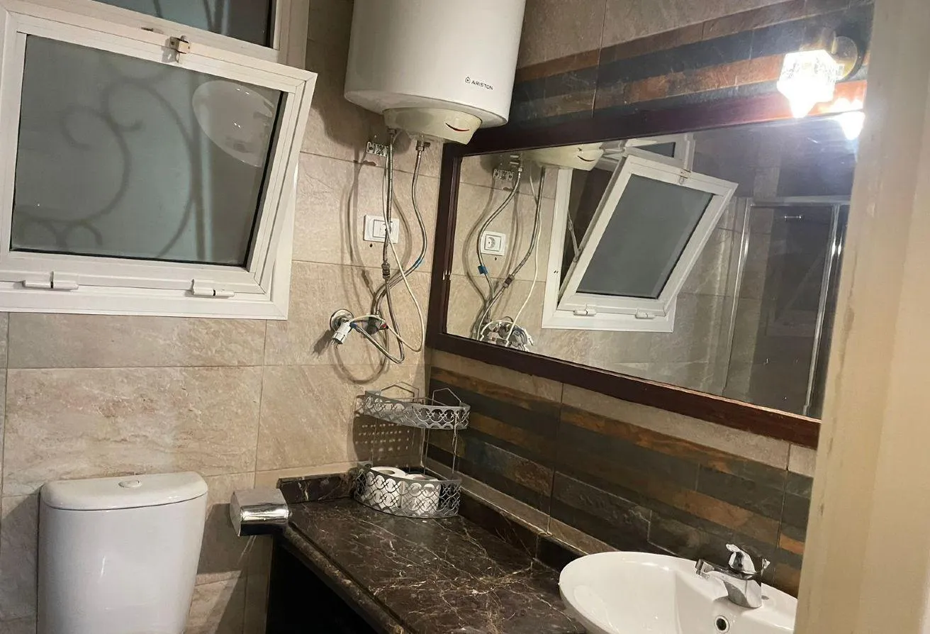 Rent in Rehab City Forth Phase: ارضي بجاردن 127متر بلس 60 جاردن تشطيبات خاصة